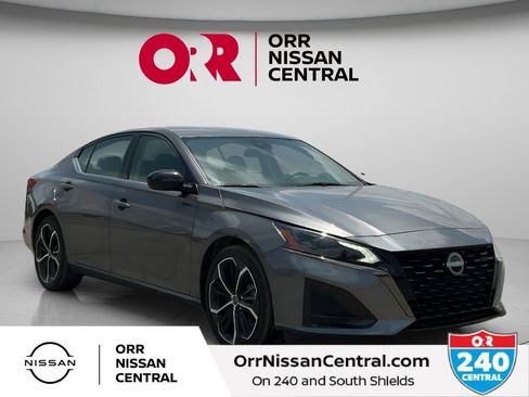 Used 2025 Nissan Altima 2.5 SR FWD image 3