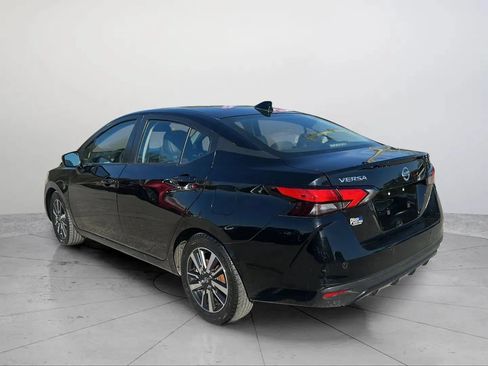 Used 2021 Nissan Versa SV FWD image 4