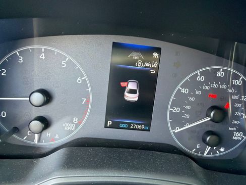 Used 2024 Toyota Corolla LE FWD image 8
