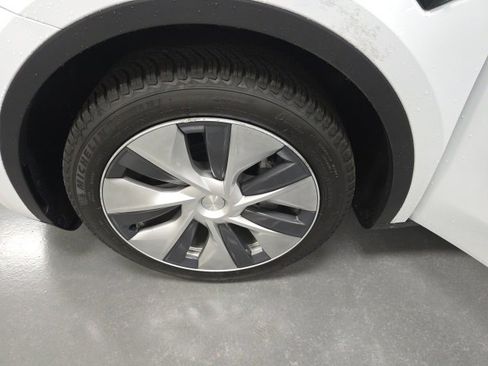 Used 2023 Tesla Model Y Long Range image 20