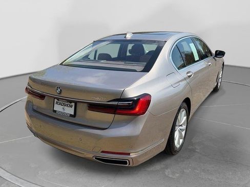 Used 2022 BMW 740i RWD image 5