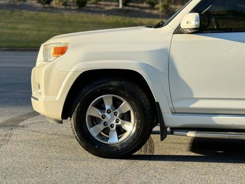 Used 2013 Toyota 4Runner SR5 RWD image 7