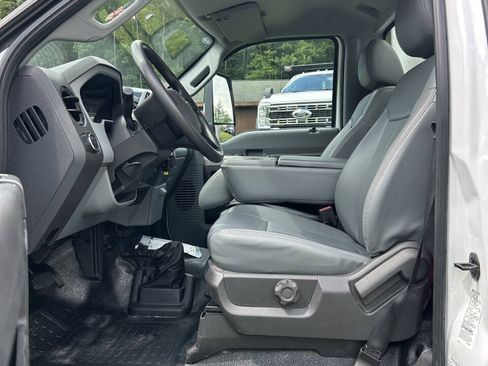 Used 2023 Ford F650 2WD Regular Cab Super Duty image 38