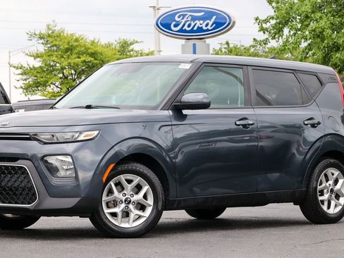 Used 2020 Kia Soul S FWD image 4