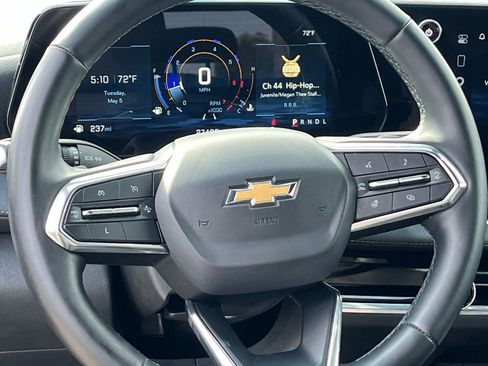 Used 2025 Chevrolet Equinox LT FWD image 29