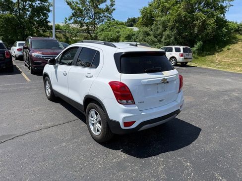 Used 2018 Chevrolet Trax LT FWD image 2