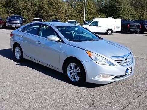 Used 2013 Hyundai Sonata GLS w/ Popular Equipment Pkg image 2