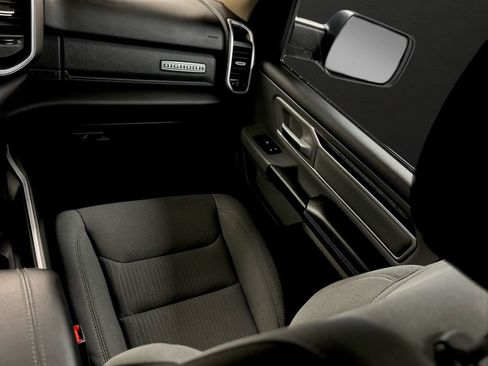 Used 2020 RAM 1500 Big Horn AWD/4WD image 12