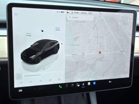 Used 2023 Tesla Model Y 2WD image 19