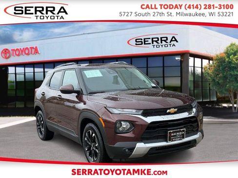 Used 2022 Chevrolet TrailBlazer LT w/ Convenience Package FWD image 1