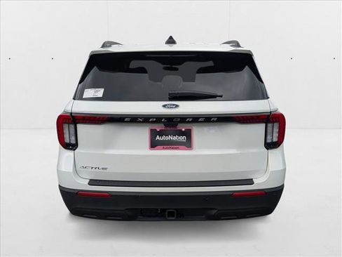 New 2025 Ford Explorer Active image 7