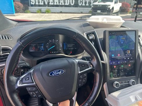 Used 2022 Ford Edge ST-Line w/ Class II Trailer Tow Package AWD/4WD image 2