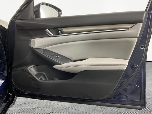 Used 2018 Honda Accord LX image 27