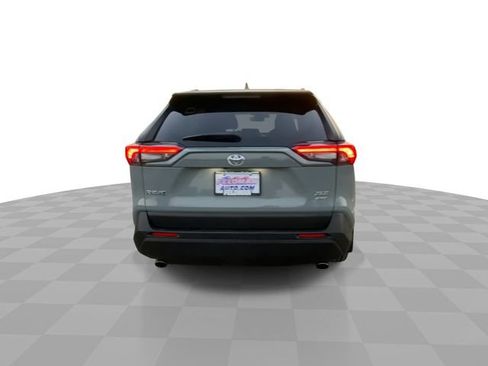 Used 2020 Toyota RAV4 XLE Premium AWD/4WD image 9