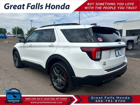 Used 2025 Ford Explorer ST-Line w/ ST-Line Street Pack AWD/4WD image 5