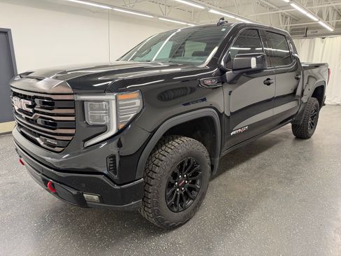 Used 2023 GMC Sierra 1500 AT4X AWD/4WD image 4