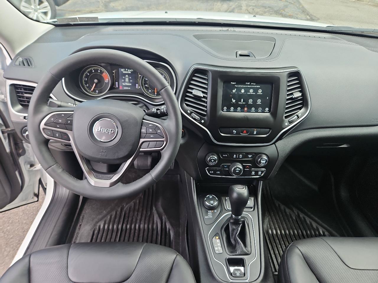 Used 2021 Jeep Cherokee Latitude Lux w/ Mopar Interior Package AWD/4WD image 23