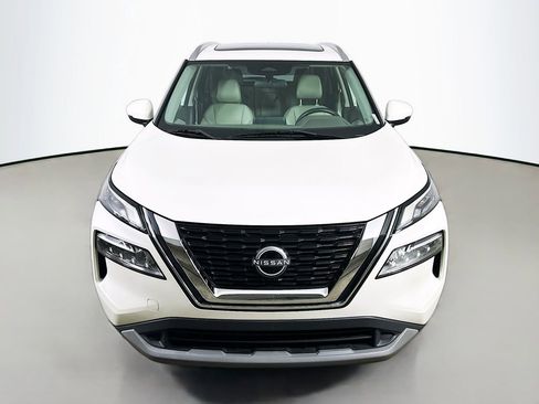 Used 2022 Nissan Rogue SV w/ SV Premium Package image 2