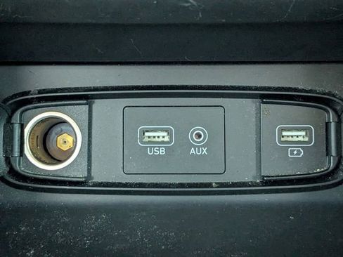 Used 2020 Hyundai Santa Fe SE FWD image 28