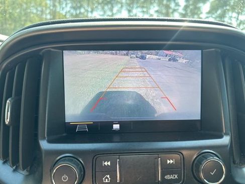 Used 2021 Chevrolet Colorado Z71 w/ Safety Package image 17