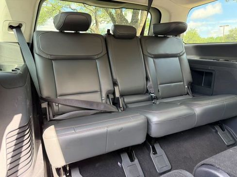 Used 2025 Ford Expedition Active AWD/4WD image 22