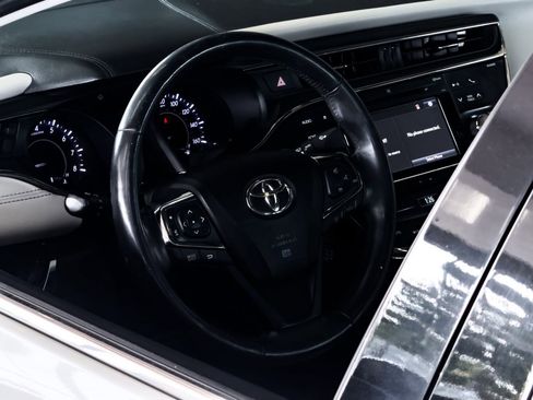 Used 2016 Toyota Avalon Limited w/ Toyota Safety Sense Package image 26