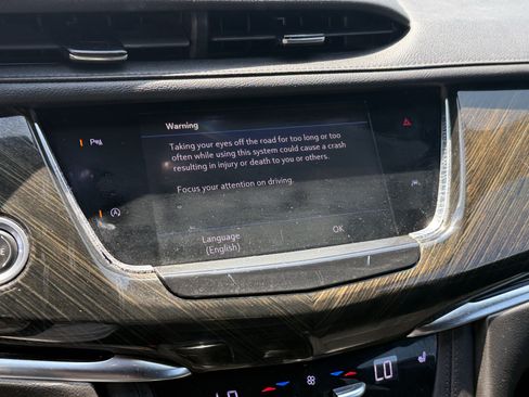 Used 2020 Cadillac XT6 Premium Luxury FWD image 20
