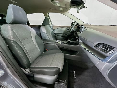 Used 2023 Nissan Rogue SV FWD image 29