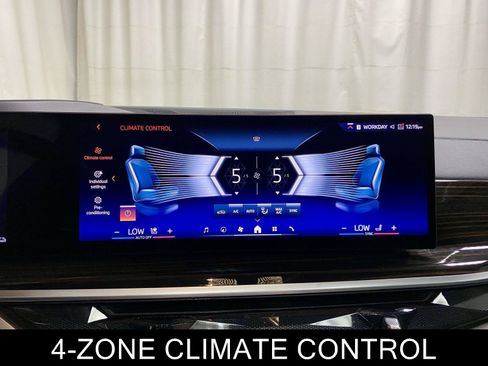 Used 2025 BMW X5 xDrive50e AWD/4WD image 29
