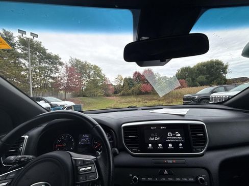 Used 2020 Kia Sportage S image 10