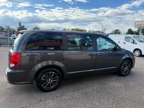 Used 2019 Dodge Grand Caravan SE image 10