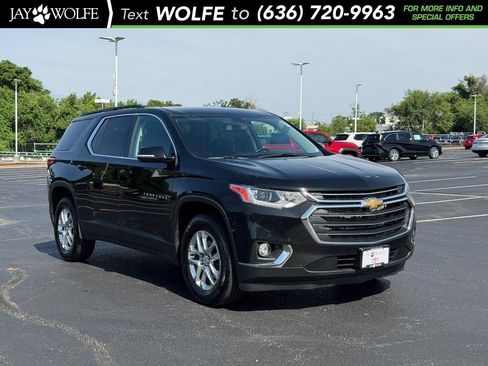 Used 2020 Chevrolet Traverse LT FWD image 1
