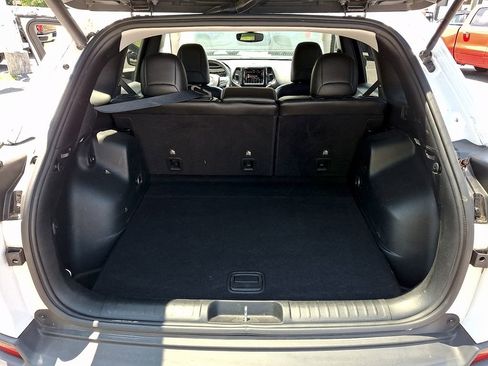 Used 2019 Jeep Cherokee Limited AWD/4WD image 30