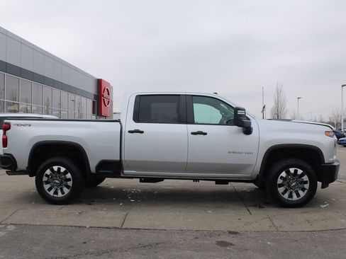 Used 2022 Chevrolet Silverado 2500 Custom w/ Custom Convenience Package image 6