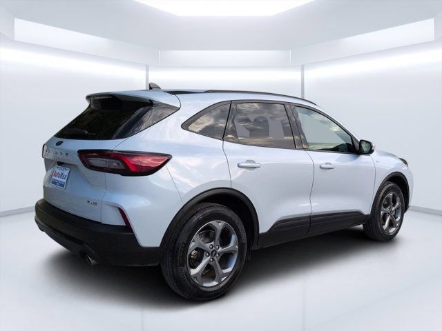 Used 2025 Ford Escape ST-Line Select AWD/4WD image 3