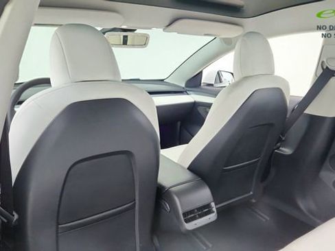 Used 2022 Tesla Model 3 Long Range AWD/4WD image 29