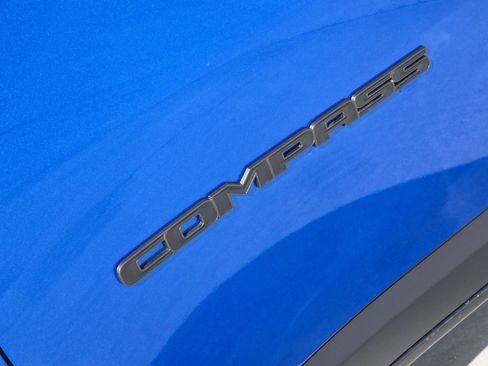 New 2026 Jeep Compass Latitude image 8