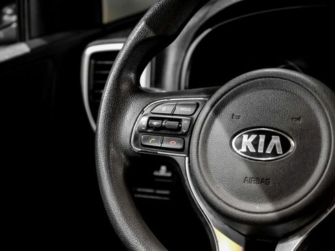 Used 2018 Kia Sportage LX FWD image 21