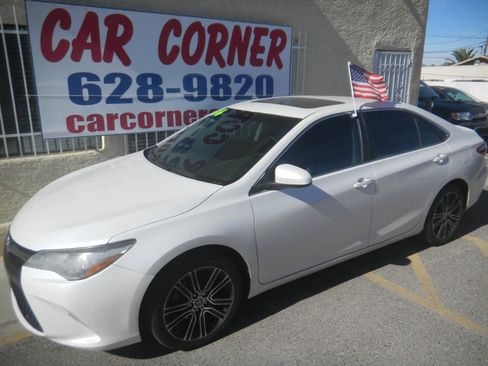 Used 2016 Toyota Camry SE image 1