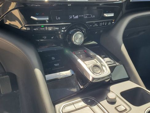Used 2024 Acura MDX w/ Technology Package FWD image 34
