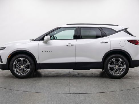 Used 2025 Chevrolet Blazer LT image 5