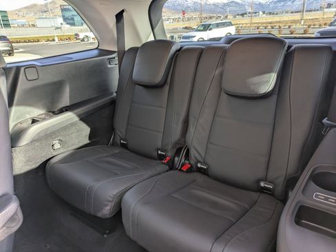 Used 2024 Mercedes-Benz GLS 450 4MATIC image 29