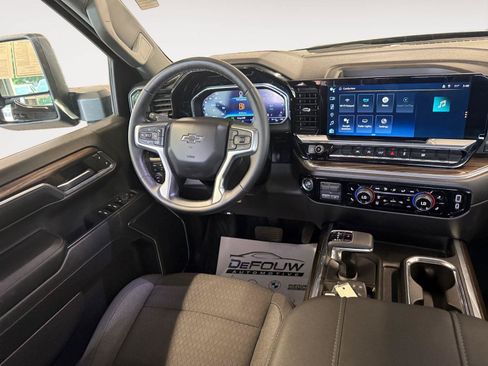 Used 2024 Chevrolet Silverado 1500 RST w/ Redline Edition AWD/4WD image 11