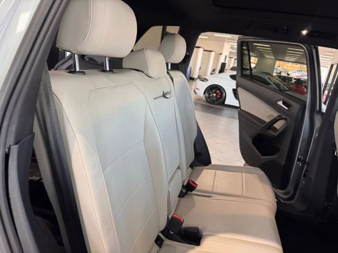 Used 2021 Volkswagen Tiguan SE R-Line image 17
