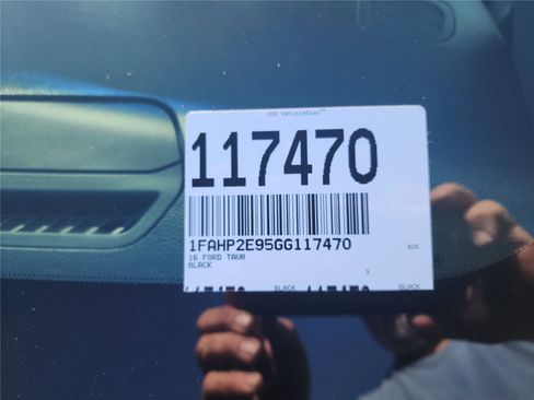 Used 2016 Ford Taurus SEL image 9