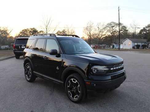 Used 2023 Ford Bronco Sport Outer Banks w/ Tech Package image 3