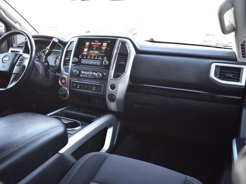 Used 2021 Nissan Titan SV w/ SV Convenience Package image 60