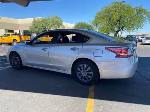 Used 2015 Nissan Altima 2.5 S w/ Power Driver Seat Package FWD image 2