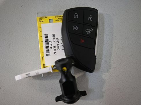 Used 2025 GMC Sierra 2500 AT4 AWD/4WD image 11