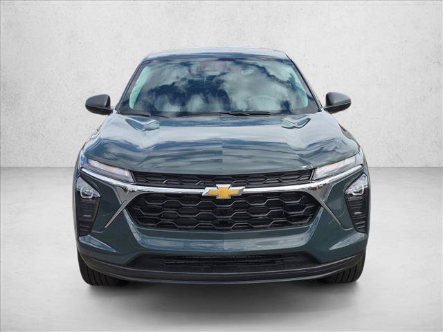 Used 2026 Chevrolet Trax LS FWD image 2